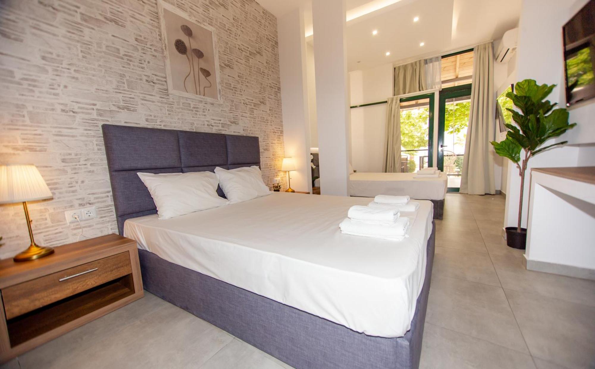 Sophia Seaview Suites & Restaurant เนอาวรัสนา ภายนอก รูปภาพ